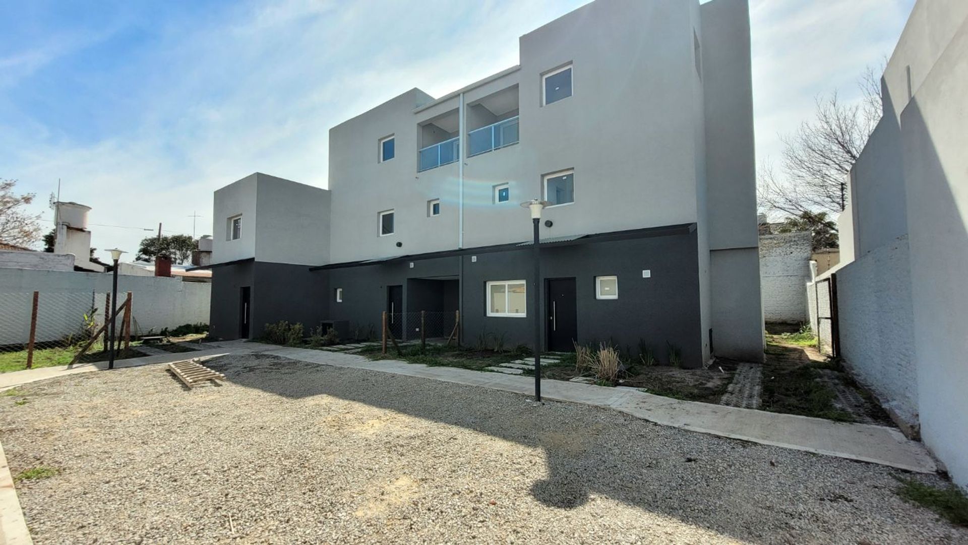 Venta PH cuatro ambientes con jardín en Boulogne