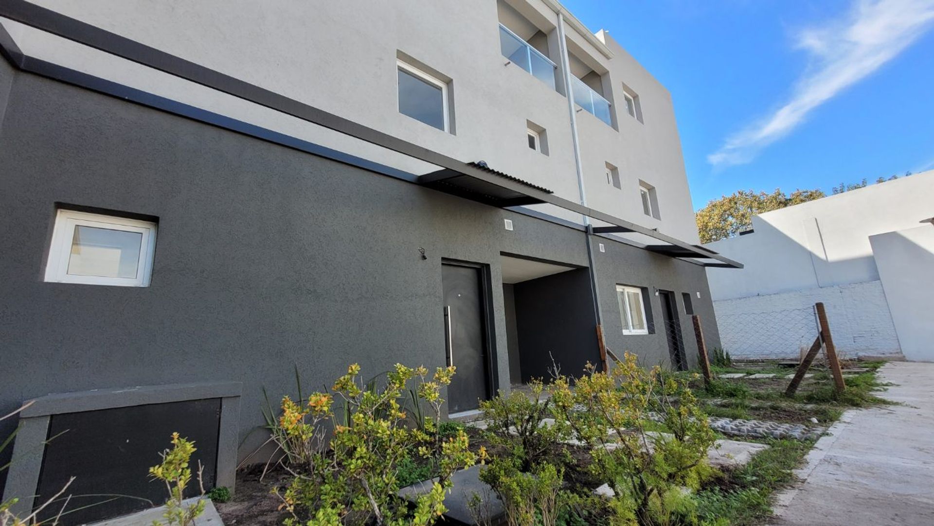Venta PH cuatro ambientes con jardín en Boulogne