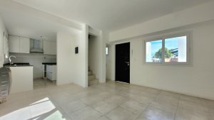 Venta PH cuatro ambientes con jardín en Boulogne