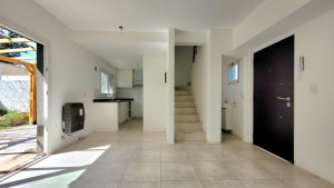 Venta PH cuatro ambientes con jardín en Boulogne