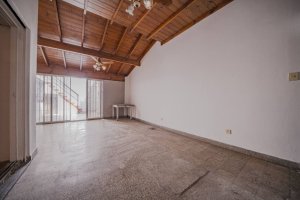 5-Room House for Sale in Florida - Financing