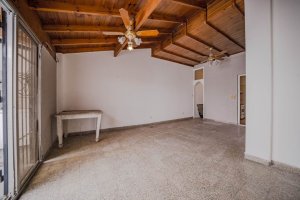 5-Room House for Sale in Florida - Financing