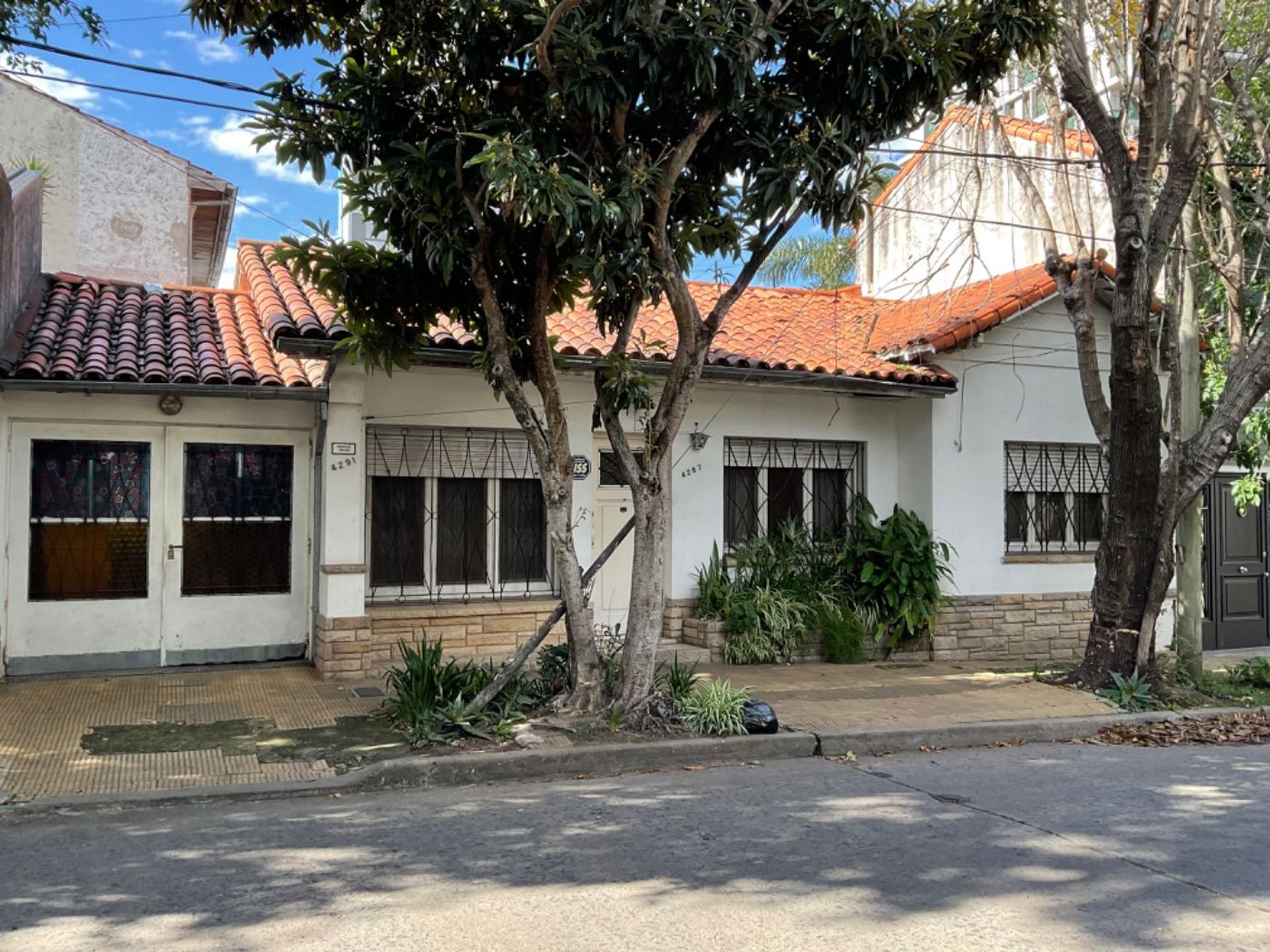 FOR SALE House 3 rooms garage and terrace Credit Available