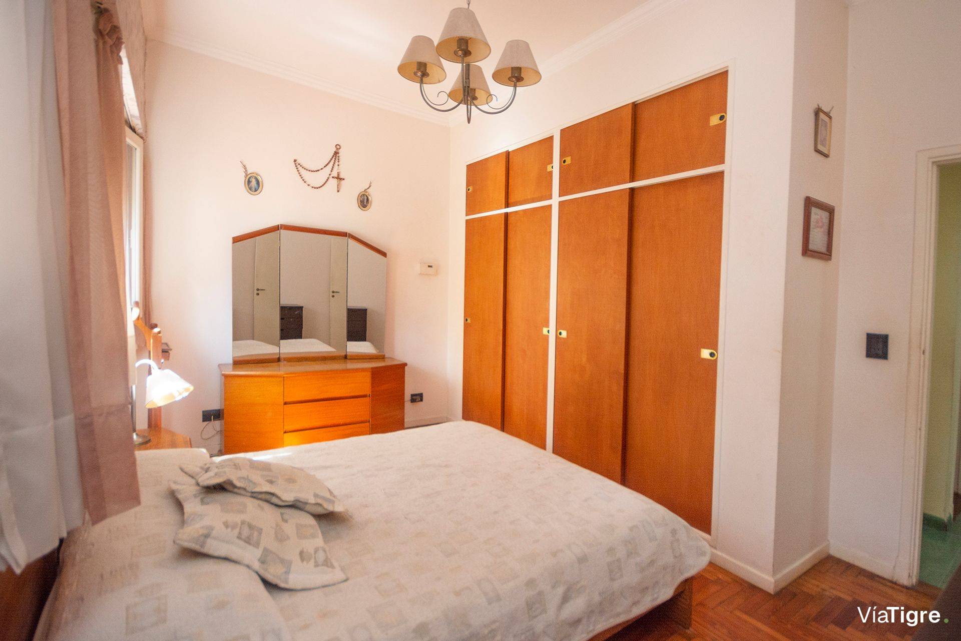 VENTA Casa con Jardín 5 ambientes, Olivos Golf