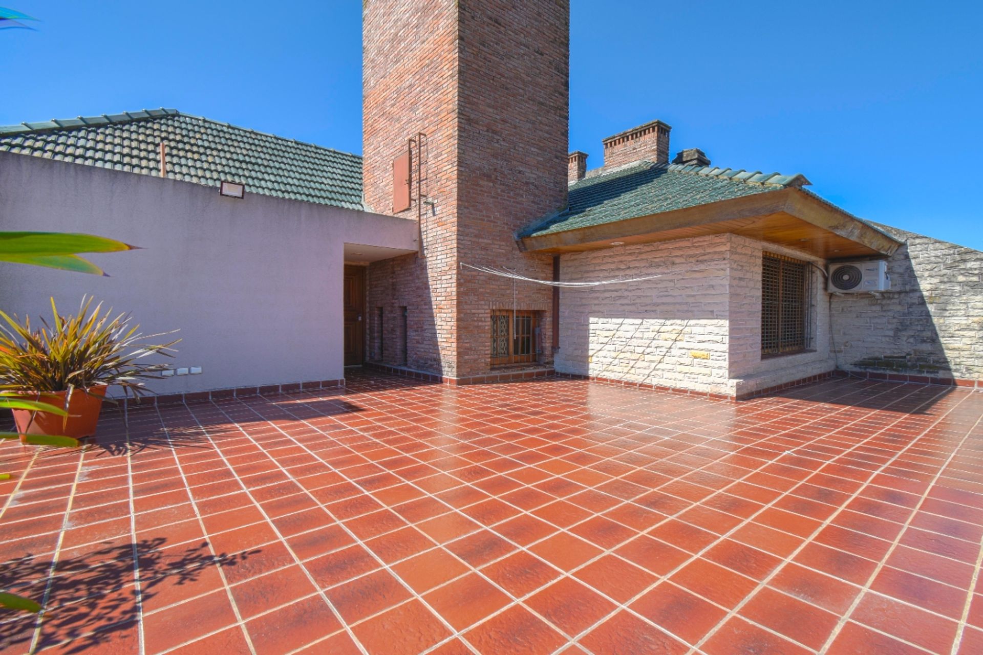 Venta CASA 7 amb con parque y pileta SAN FERNANDO