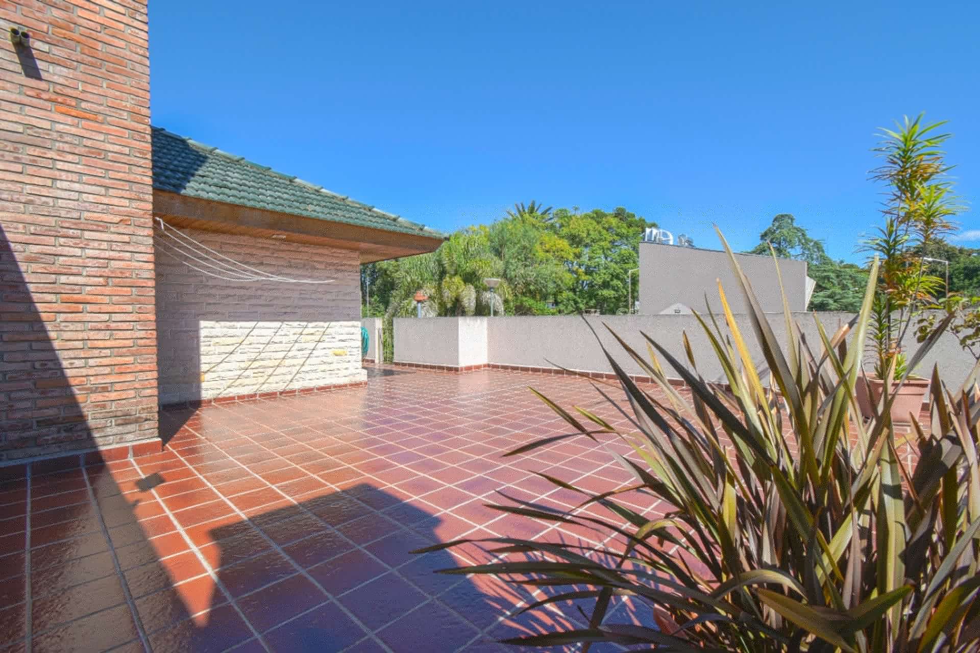 Venta CASA 7 amb con parque y pileta SAN FERNANDO