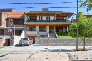 Venta CASA 7 amb con parque y pileta SAN FERNANDO