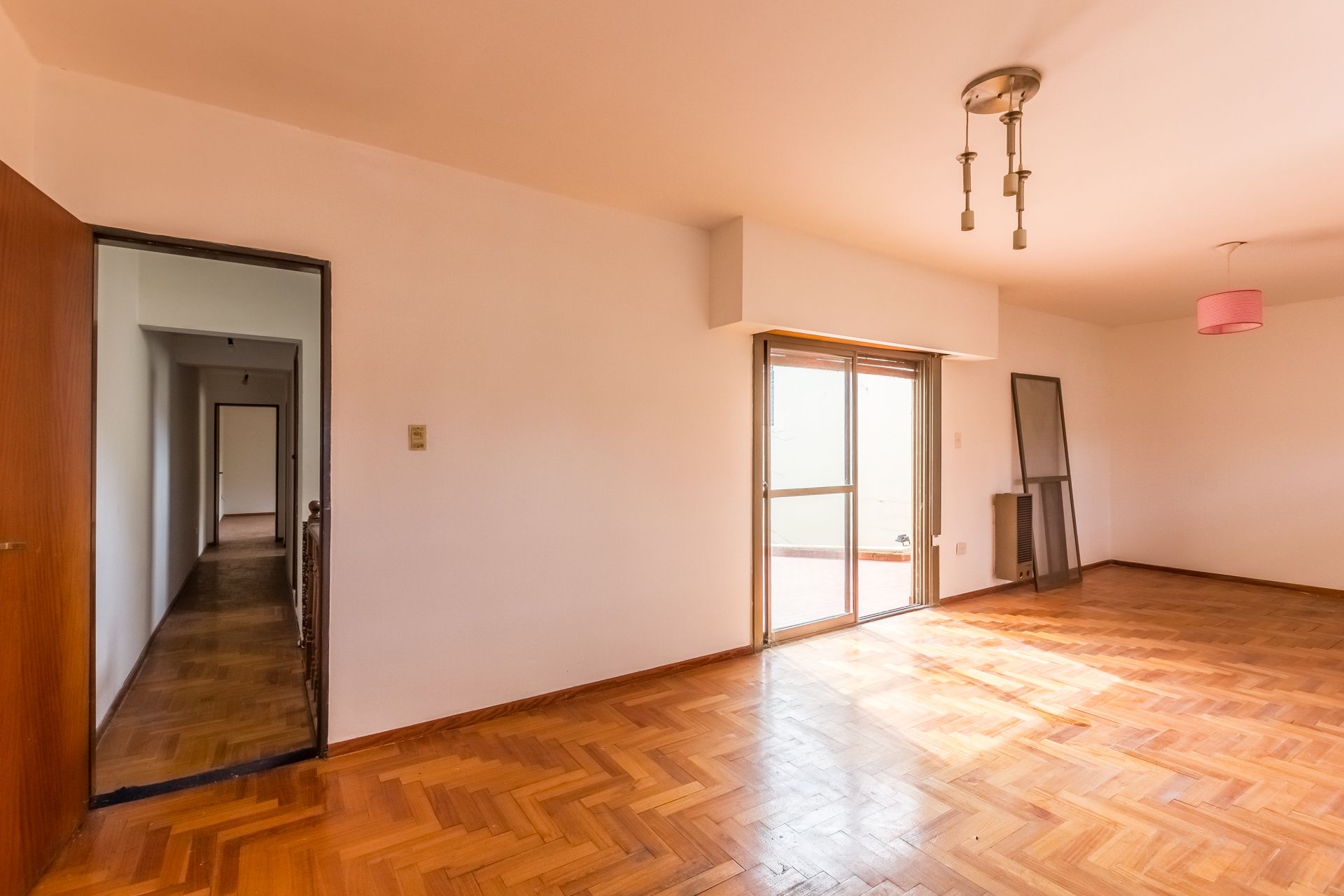 Venta casa 6 ambientes en Olivos con pileta