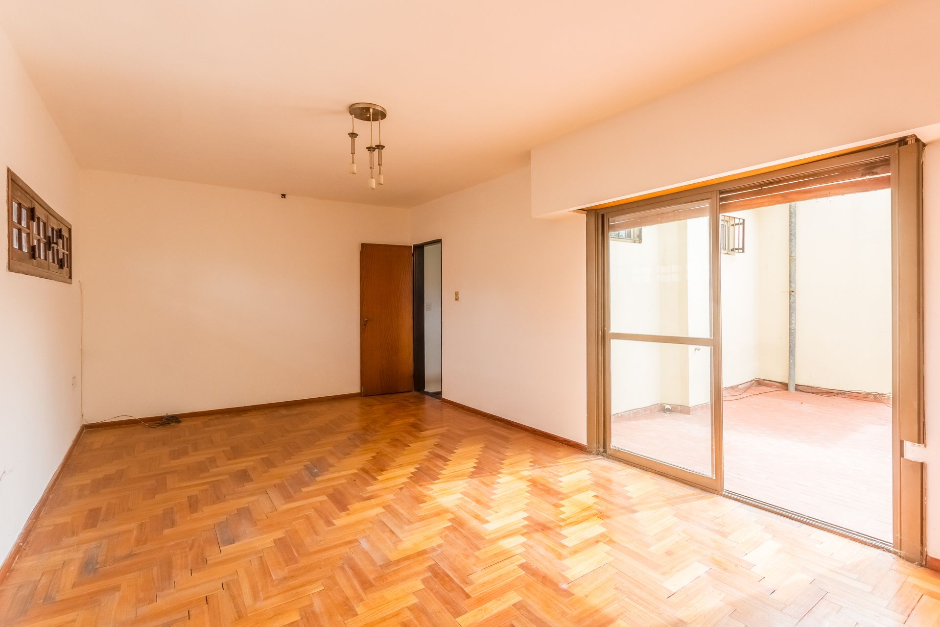 Venta casa 6 ambientes en Olivos con pileta