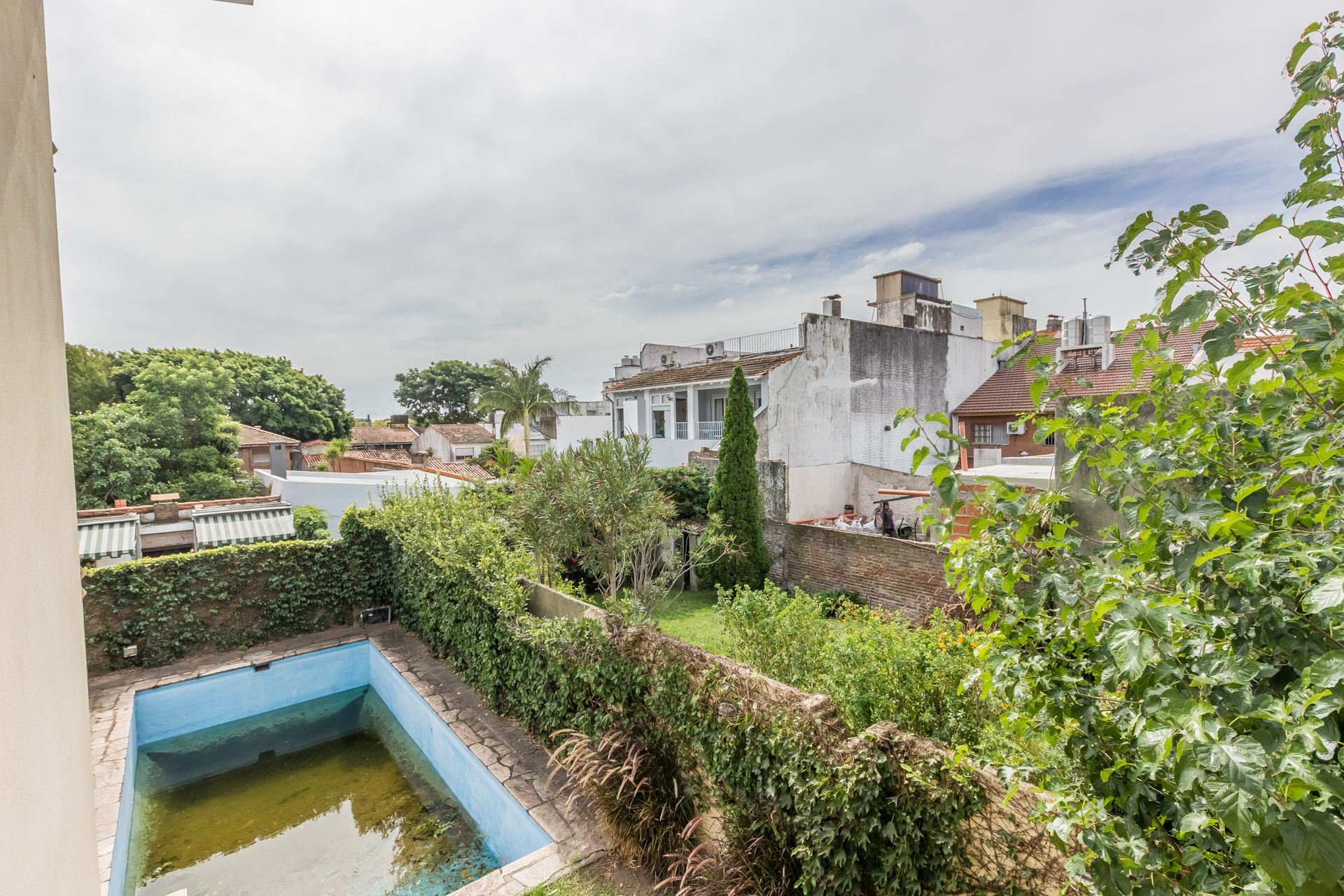 Venta casa 6 ambientes en Olivos con pileta