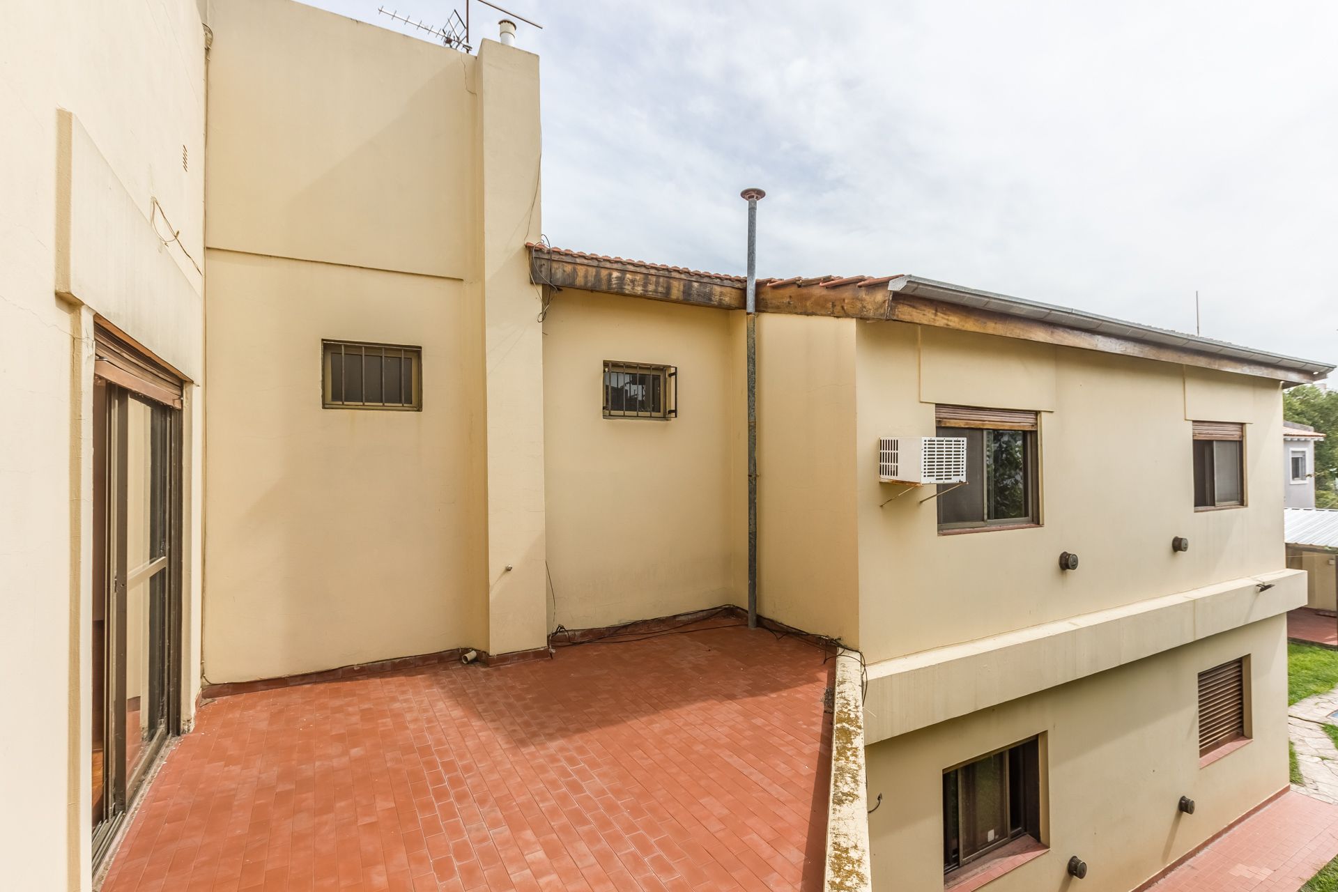 Venta casa 6 ambientes en Olivos con pileta