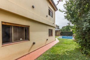 6-room house for sale in Olivos with pool