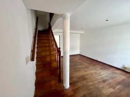 Duplex 4‑room apartment for sale in Olivos, garage.