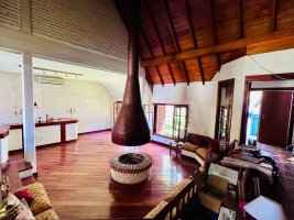 House for Sale – 9 rooms with garden and pool, La Horqueta