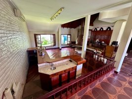 House for Sale – 9 rooms with garden and pool, La Horqueta