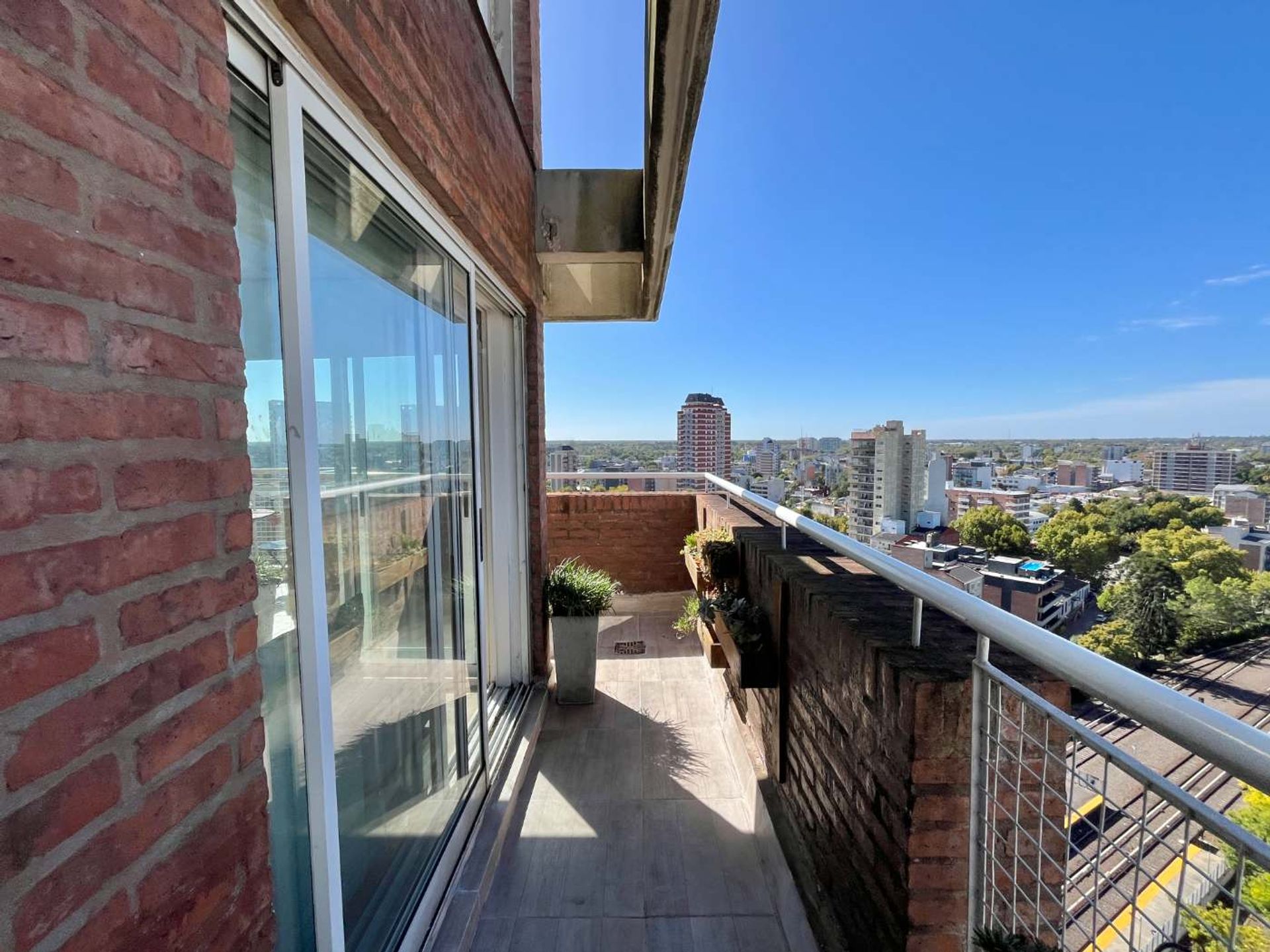 Venta Depto loft Tigre balcón aterrazado parrilla