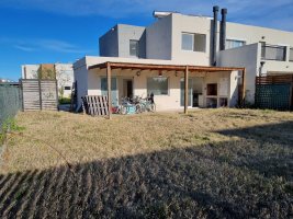 Casa 4 ambientes en venta Santa Ana sin expensas