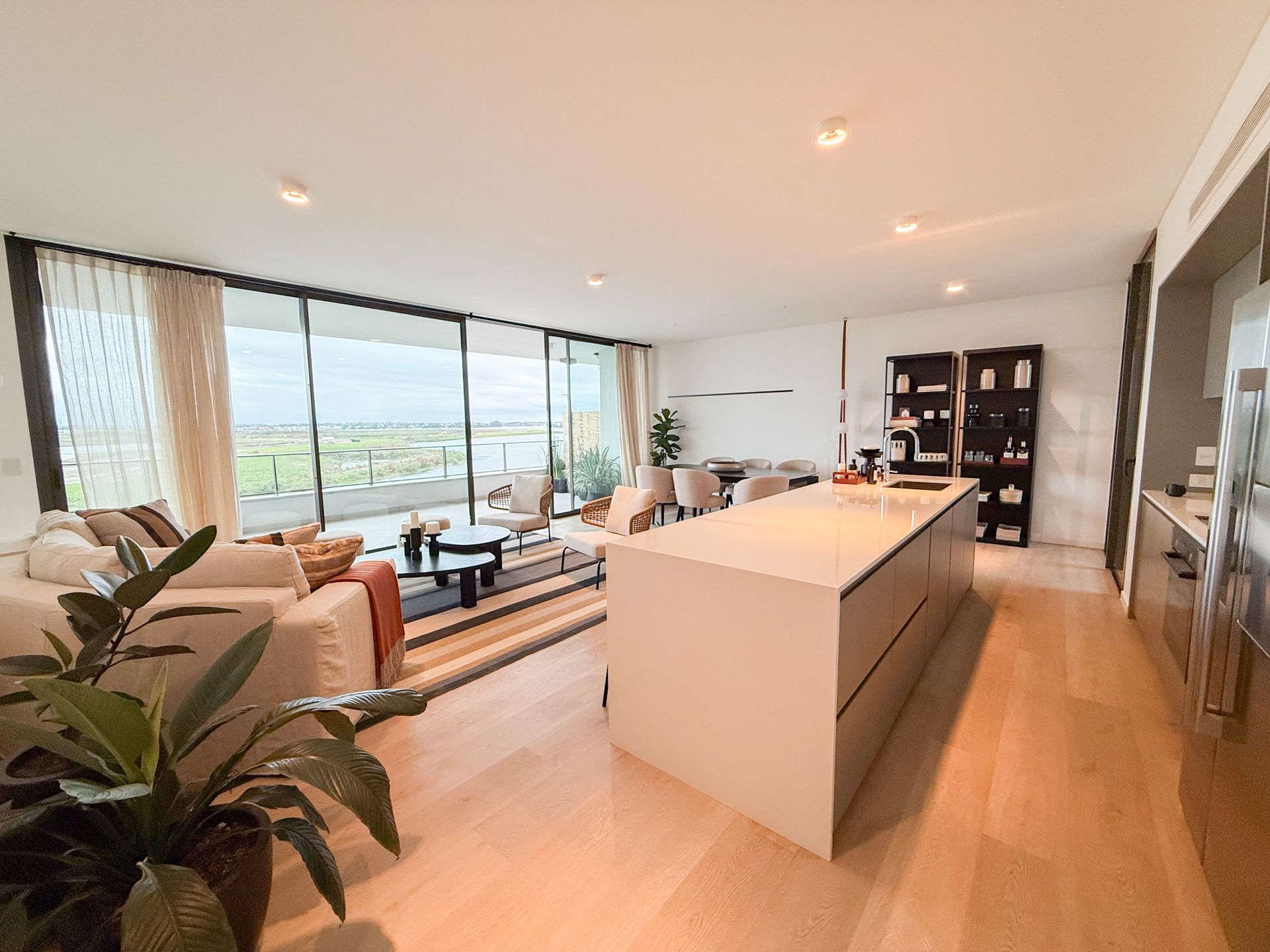 DEPTO de TRES AMBIENTES a la VENTA en OCEANA