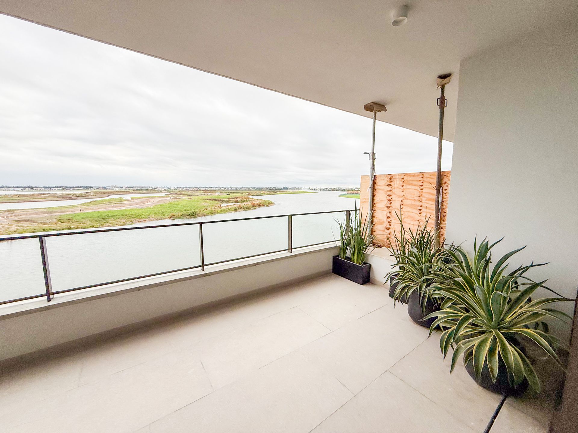DEPTO de TRES AMBIENTES a la VENTA en OCEANA