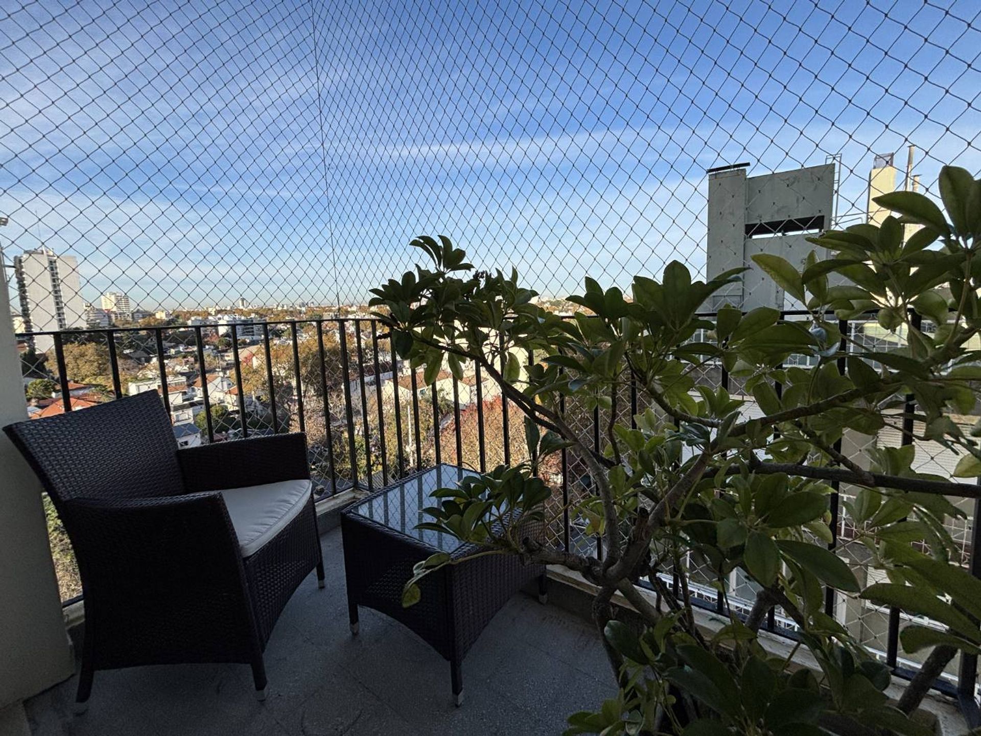 Venta 4 amb Av Maipu Olivos c/balcón y dependencia