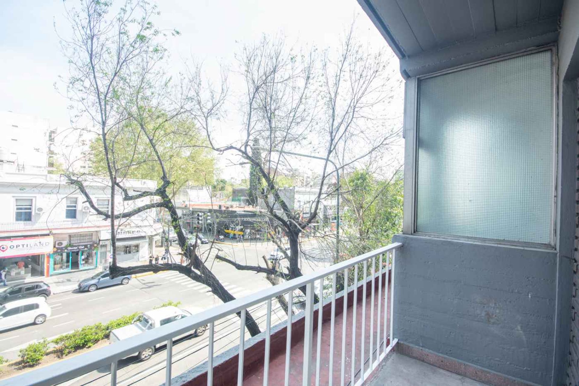 Venta dpto. 2 ambientes con balcon en Olivos