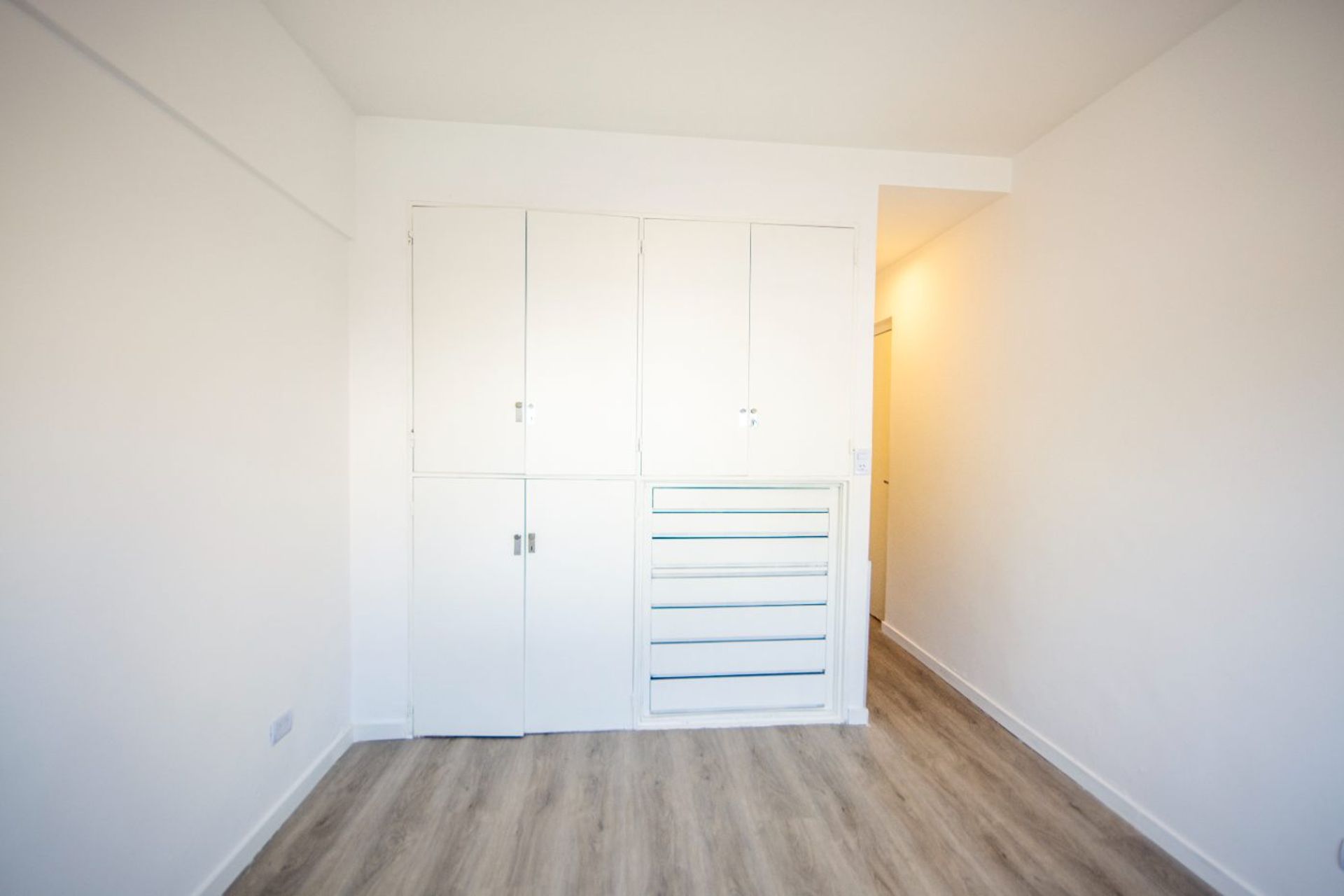 Venta dpto. 2 ambientes con balcon en Olivos