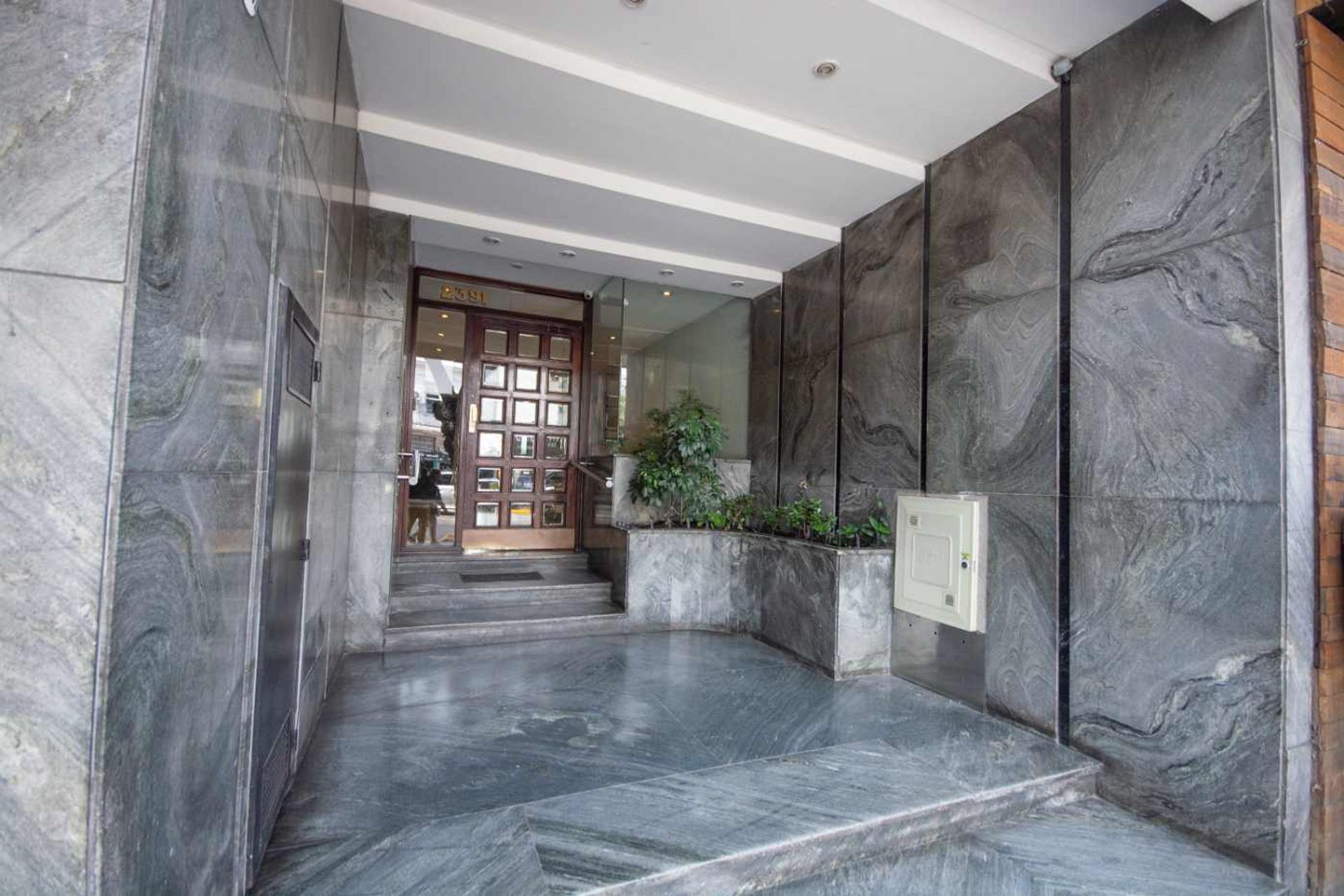 Venta dpto. 2 ambientes con balcon en Olivos
