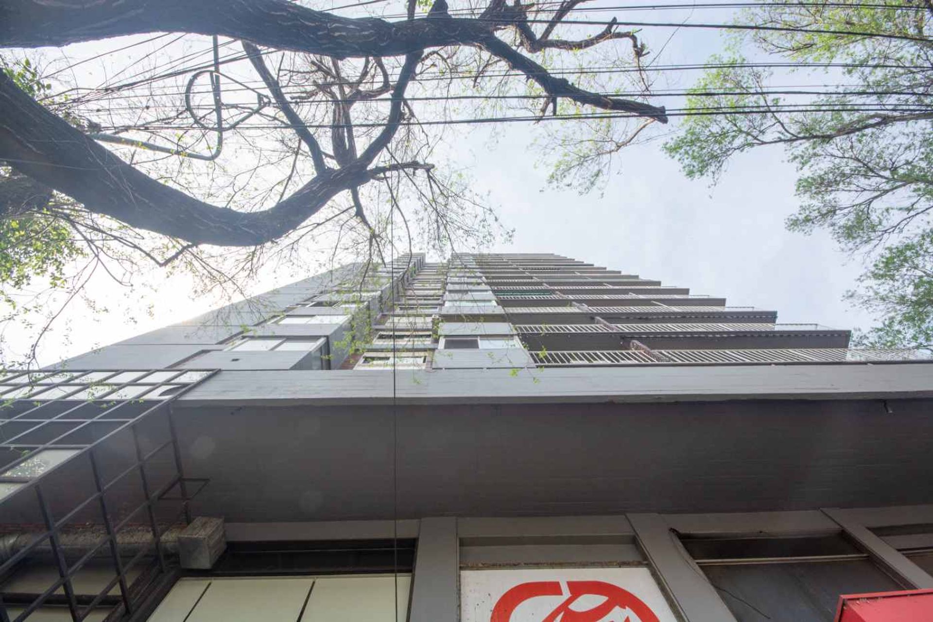 Venta dpto. 2 ambientes con balcon en Olivos