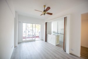 Venta dpto. 2 ambientes con balcon en Olivos