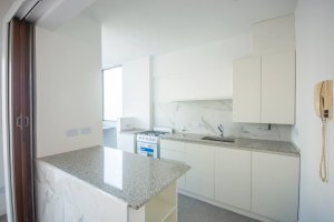 Venta dpto. 2 ambientes con balcon en Olivos