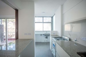 Venta dpto. 2 ambientes con balcon en Olivos