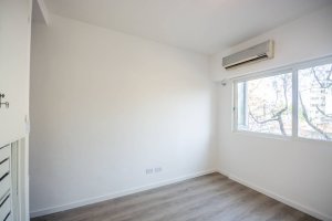 Venta dpto. 2 ambientes con balcon en Olivos