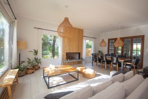 Casa en alquiler amoblada, muy cálida y luminosa.