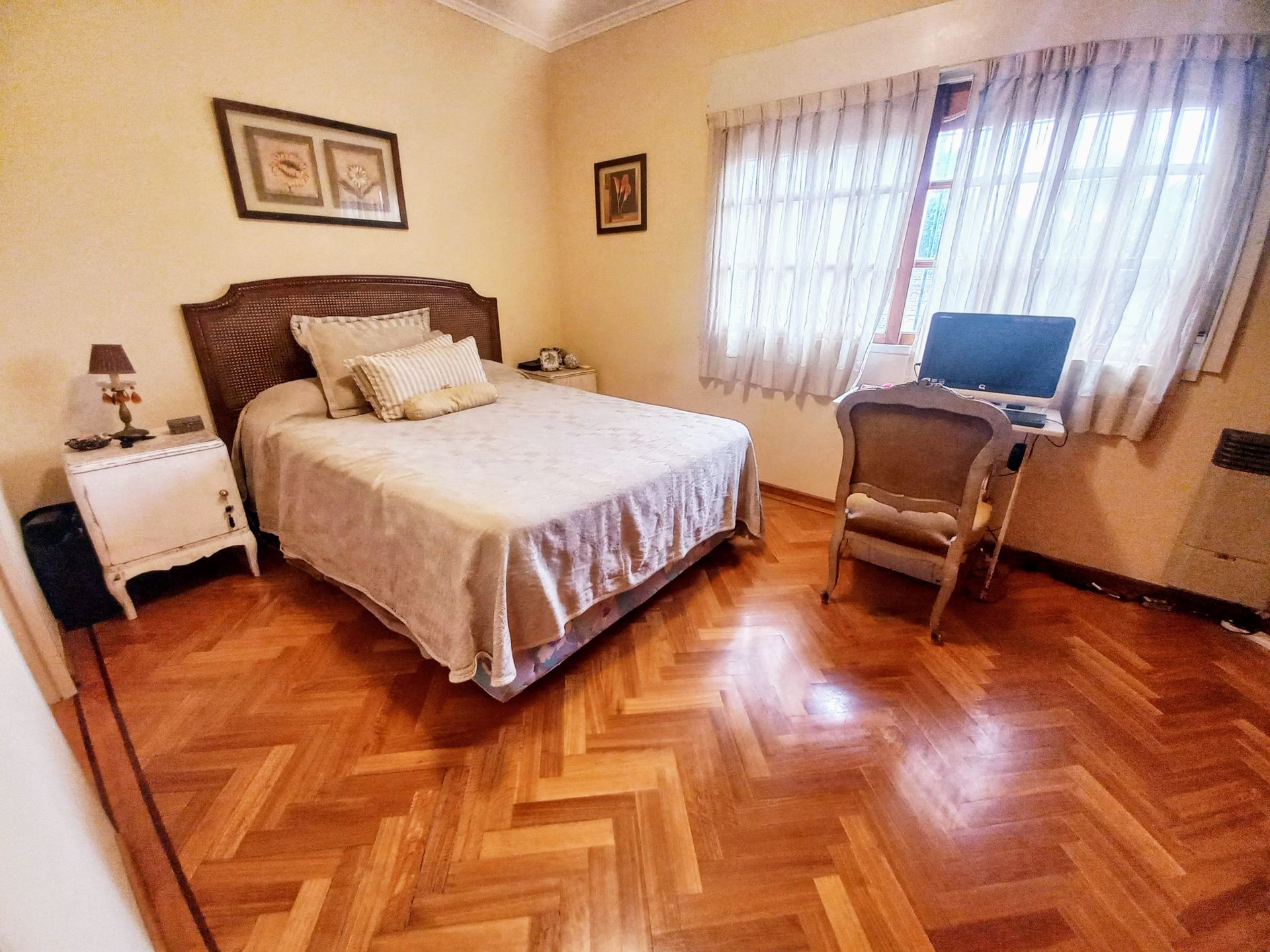 Venta Casa Triplex Olivos Zona Lasalle