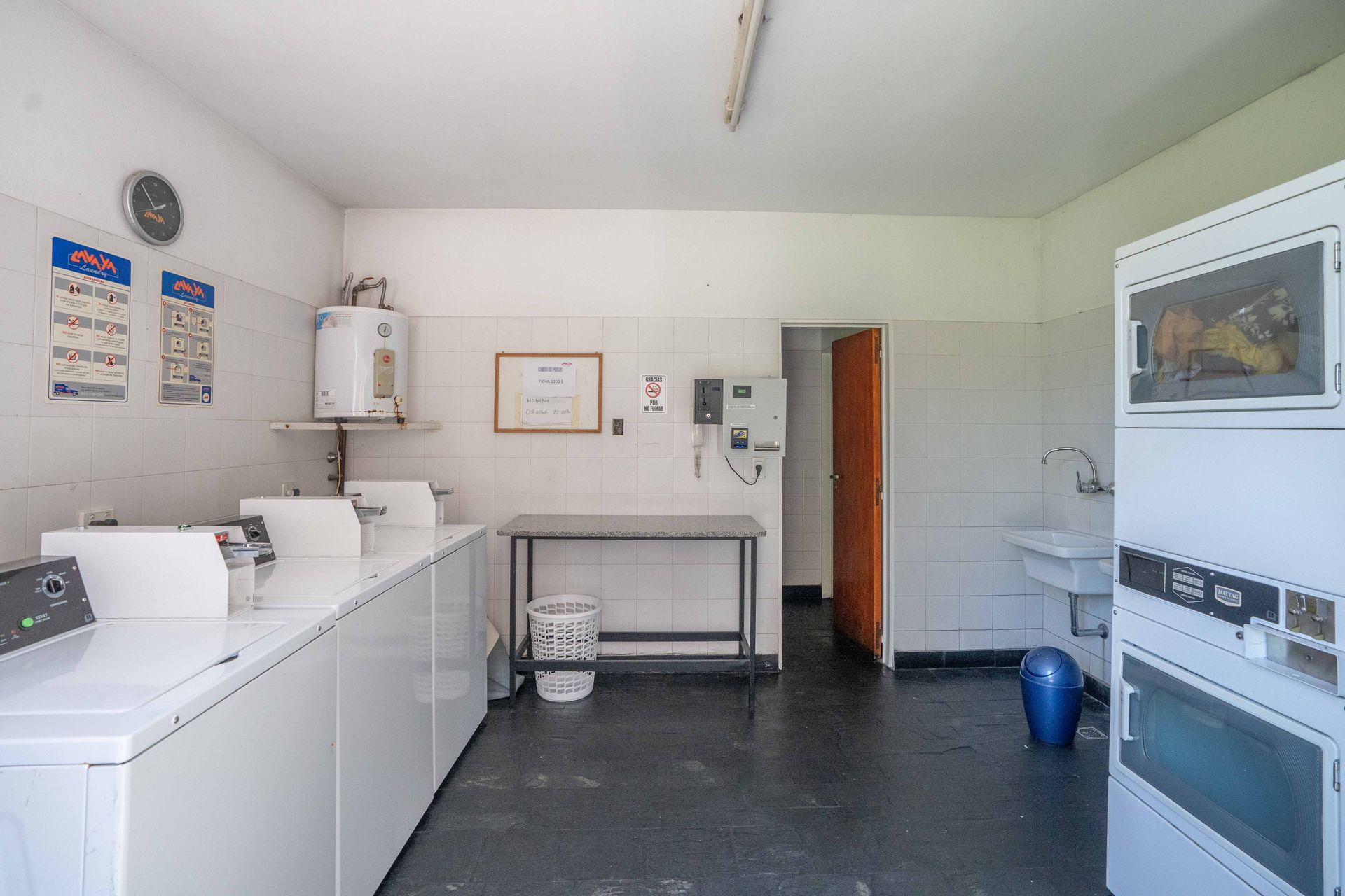 Dpto 4 amb c/patio,parrilla y cochera venta Olivos