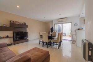 Sale Duplex 4-room Apartment with Patio and Garage in Olivos
