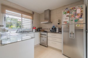 Sale Duplex 4-room Apartment with Patio and Garage in Olivos