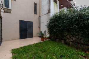 Sale Duplex 4-room Apartment with Patio and Garage in Olivos