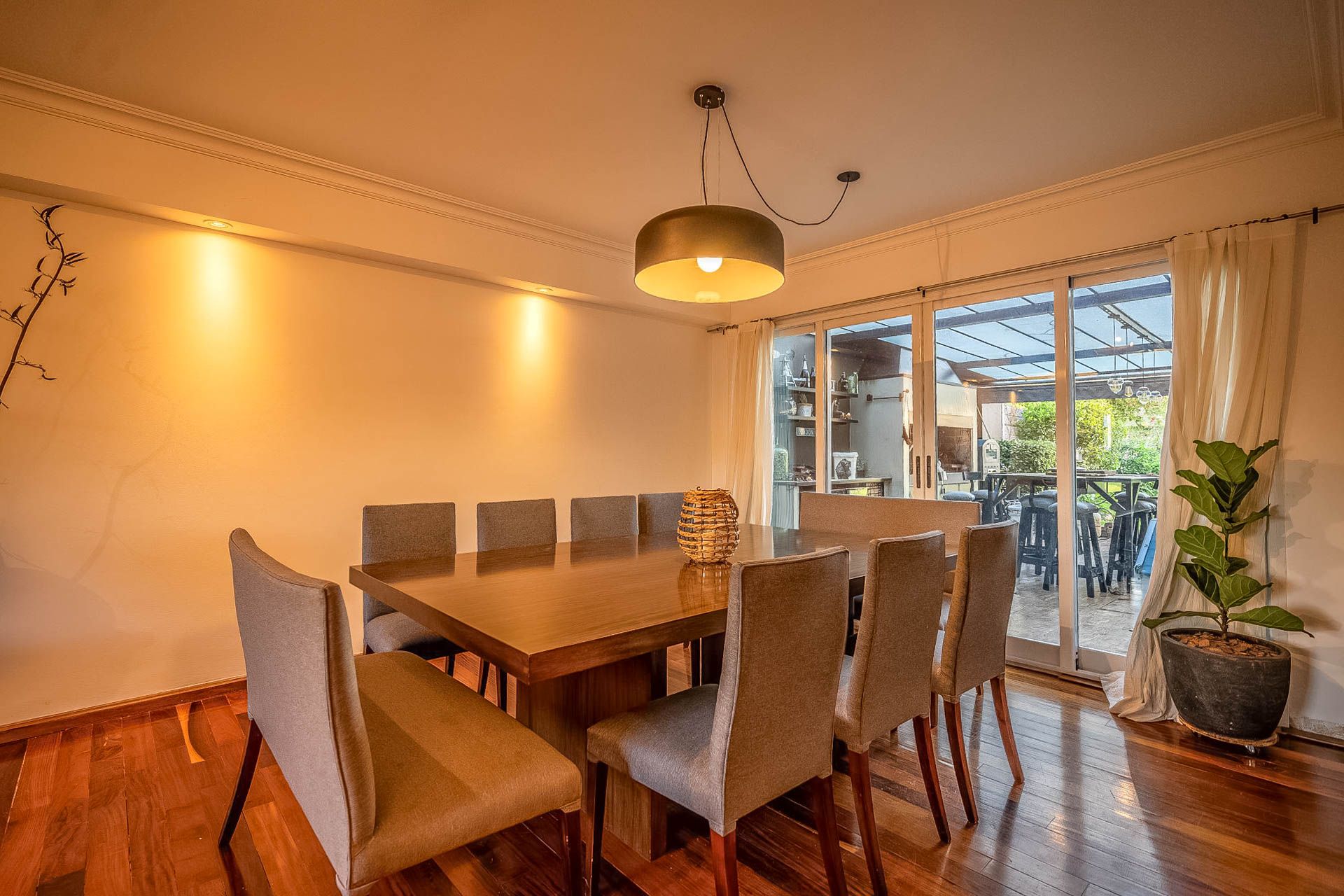 Casa 5 ambientes en venta San Isidro con pileta