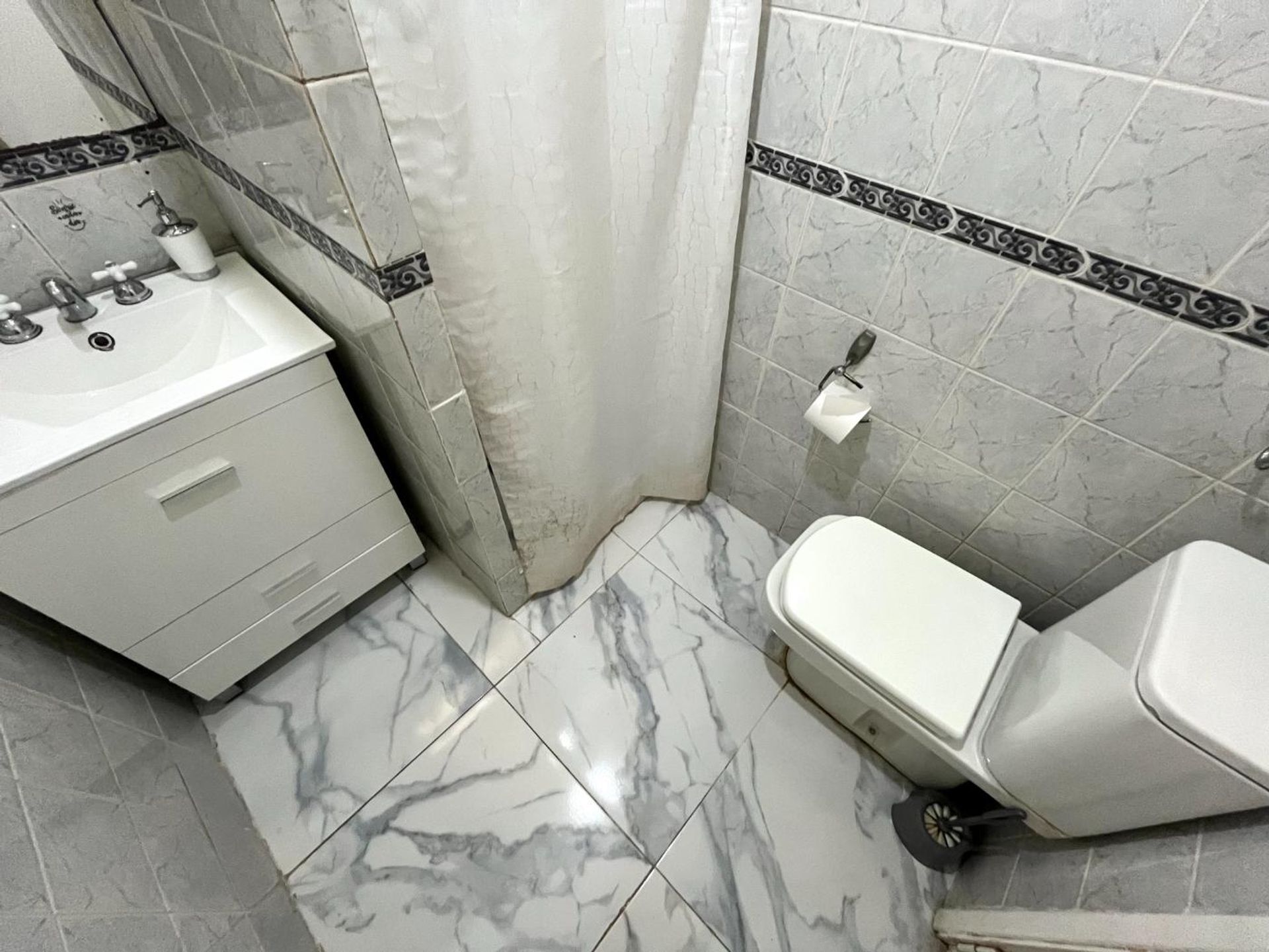 Venta PH 3 ambientes Olivos patio sin expensas