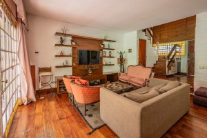 4-room house for sale – Punta Chica – garden, pool, barbecue