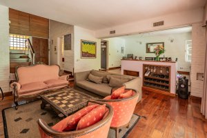 4-room house for sale – Punta Chica – garden, pool, barbecue