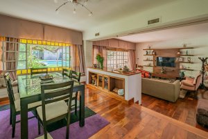 4-room house for sale – Punta Chica – garden, pool, barbecue