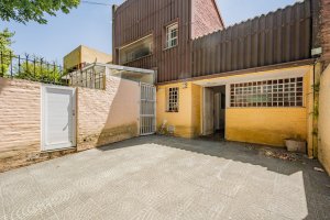 4-room house for sale – Punta Chica – garden, pool, barbecue