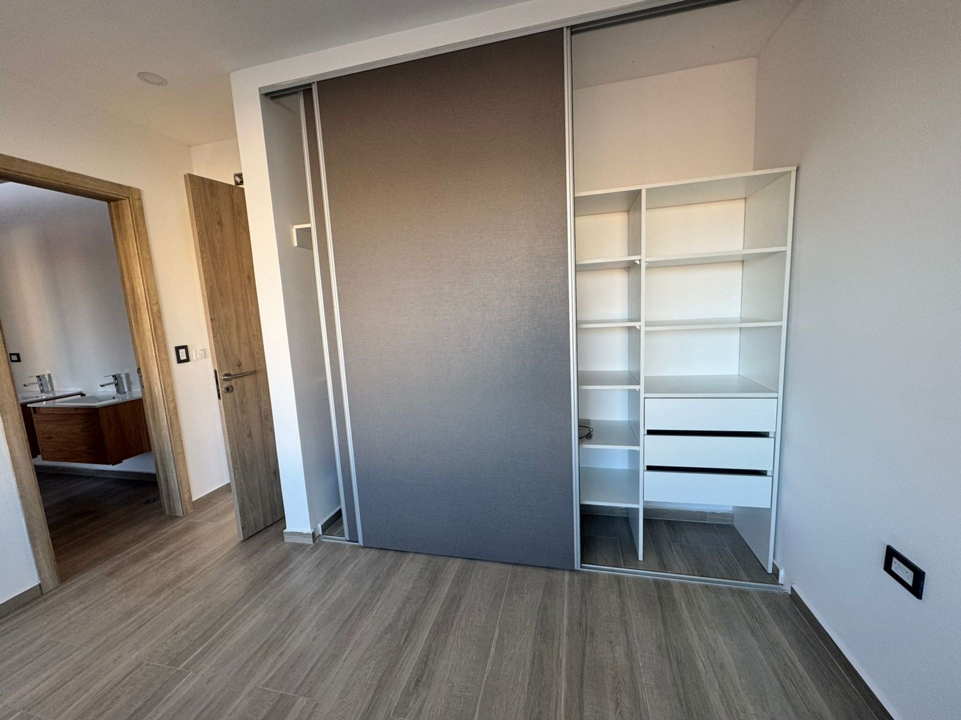 VENTA CASA A ESTRENAR 5 AMB Barrio Nautico Canal