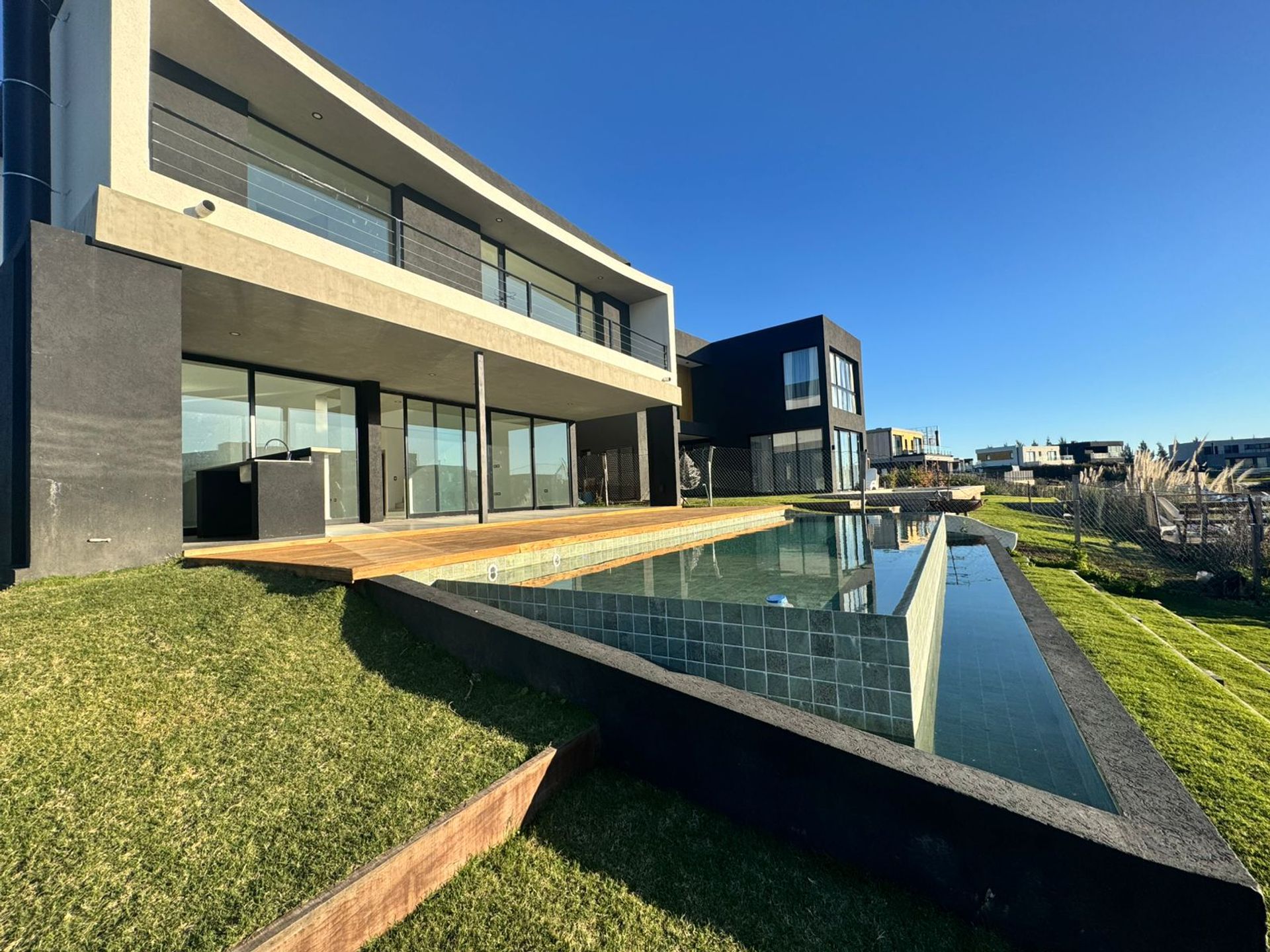 VENTA CASA A ESTRENAR 5 AMB Barrio Nautico Canal