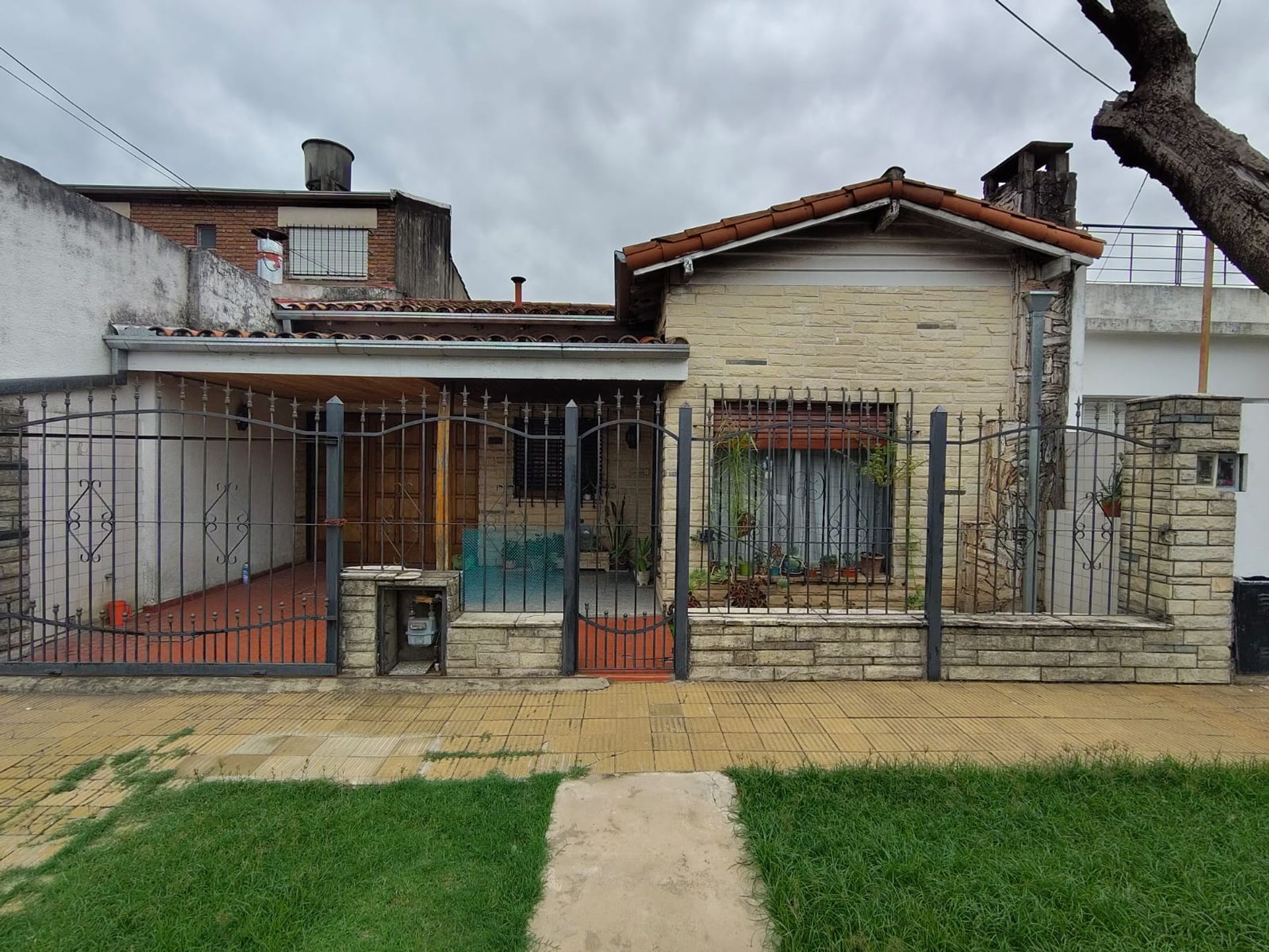 House Carapachay for Sale