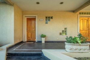 VENTA Casa 6 amb. pileta -Pque Cisneros-V. Adelina