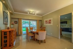 VENTA Casa 6 amb. pileta -Pque Cisneros-V. Adelina
