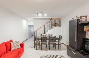 Venta duplex 4 amb con cochera y jardin